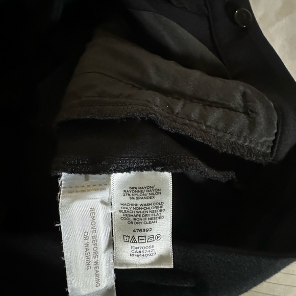 Loft Ponte, Skinny, Ankle Length Pants
Good Condition - Picture 4 of 6